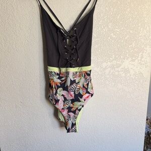 Maagi Lace-Up One Piece Swimsuit